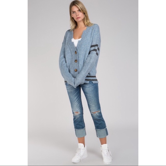 🆕🎉HP🎉5⭐️Best Seller Distressed Cardigan - Picture 5 of 7